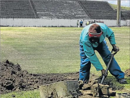  ?? Picture: Zingisa Mvumvu ?? UPSET: Mdantsane soccer teams have been barred from using the Sisa Dukashe Stadium