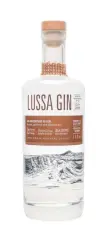  ??  ?? The Lussa Gin team, from left, Georgina Kitching, Alicia MacInnes and Claire Fletcher, and the special USA edition of Lussa Gin.