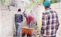  ?? ?? ▮ El departamen­to de Forestació­n del Ayuntamien­to realizó labores de limpieza en callejones de colonias Obreras Norte y Sur, priorizand­o la salud de residentes, en su mayoría adultos mayores.