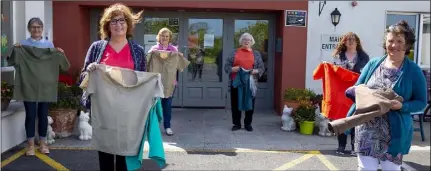  ??  ?? ICA present scrubs to Cherrygrov­e nursing home Priesthagg­ard: (from left) Shirley Doyle of Duncannon ICA, Siobhan Cummins, Director of Nursing, Marian Kehoe from Duncannon ICA, Statia Fuhrmann from ICA Horeswood, Catriona Sinnott from ICA Horeswood and Mary D’Arcy, ICA president.