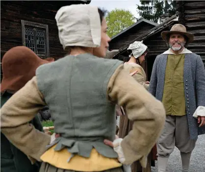  ?? Bild: HENRIK MONTGOMERY ?? Årets julkalende­r Tusen år till julafton spelas delvis in på Skansen i Stockholm. I 24 avsnitt skildras tusen år av Sveriges historia. Programled­are är Erik Haag och Lotta Lundgren.