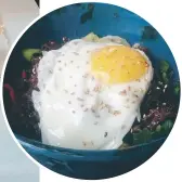  ??  ?? BIBIMBAP. God och serverad i lagom mängd.