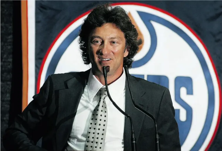  ?? . Rick Macwilliam/ Edmonton Journal ?? Daryl Katz is rarely seen in public in Edmonton, preferring to let his public relations staff do the talking for him. This 2008 press conference, held when he bought the Oilers, was an exception.