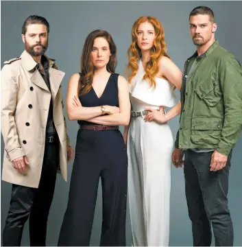  ?? PHOTO COURTOISIE ?? Caroline Dhavernas et Rachelle Lefevre entourées des acteurs Richard Short et Jay Ryan dans la deuxième saison de Mary Kills People, qui commence ce soir sur Global.