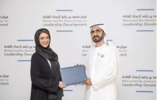  ??  ?? Sheikh Mohammed Bin Rashid awards a degree to a student of “Mohammed Bin Rashid Centre for Leadership Developmen­t Programme.”