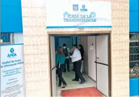  ??  ?? Oficina. ANDA habilitó las nuevas instalacio­nes para la Oficina de Informació­n y Respuesta en el edificio administra­tivo EX-IVU.