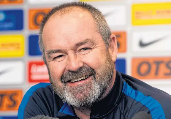  ?? Pictures: SNS. ?? Steve Clarke takes his Kilmarnock side to Celtic Park today as league leaders, having given pride back to the Ayrshire town.