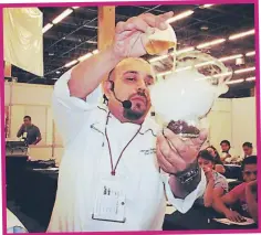  ??  ?? MUESTRA. El chef mexicano en una de sus exposicion­es.