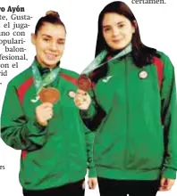  ?? |@CONADE ?? Navarro y Flores posan con su medalla.