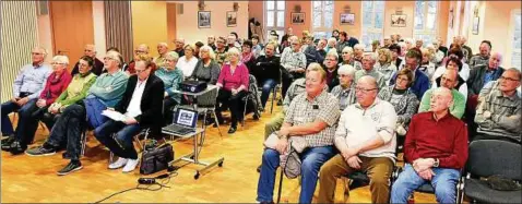  ??  ?? Rund  Besucher waren zum Ta-forum Gesundheit mit der Fachklinik für Orthopädie ins Marienstif­t Arnstadt gekommen. Fotos: Hans-peter Stadermann