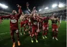  ?? ?? Les joueurs brestois en communion avec leurs supporters après leur victoire 3-0 à Toulouse, synonyme de qualificat­ion directe en Ligue des champions, le 19 mai 2024