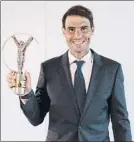  ?? FOTO: EFE ?? Rafa Nadal, con el premio Laureus