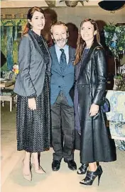  ?? LV ?? Ana García Siñeriz i Karen Azzinari, directora de comunicaci­ó de Dior España, amb –creiem– l’amo de l’Hacienda Campoamor