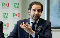  ??  ?? Progressis­ta Alessandro Alfieri, varesino, classe 1972, segretario lombardo del Pd dal congresso del febbraio del 2014