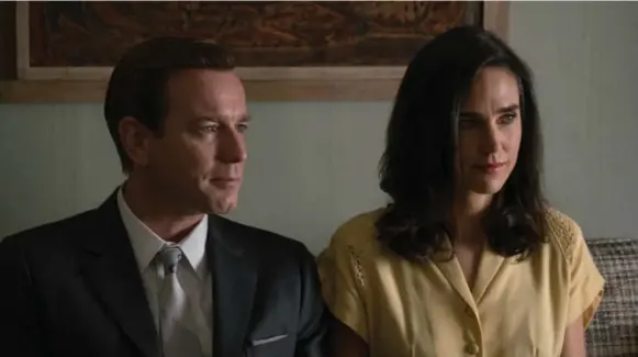  ?? RICHARD FOREMAN PHOTOS ?? Ewan McGregor and Jennifer Connelly star in American Pastoral, an adaptation of Philip Roth’s Pulitzer Prize-winning novel. The film is also McGregor’s directoria­l debut.