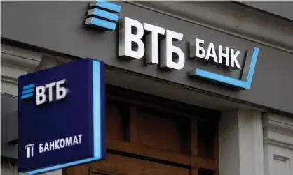  ?? ?? A branch of VTB bank in Moscow. Economists have said sanctionin­g banks is largely ineffectiv­e. Photograph: Evgenia Novozhenin­a/ Reuters