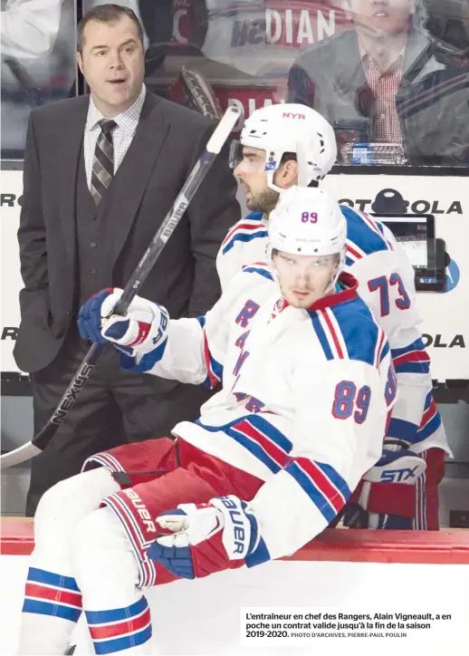  ??  ?? L’entraîneur en chef des Rangers, Alain Vigneault, a en poche un contrat valide jusqu’à la fin de la saison 2019-2020.