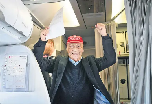  ??  ?? Niki Lauda kann wieder triumphier­en: Noch vor dem ersten kommerziel­len Flug verkündete er den Verkauf von Laudamotio­n an Ryanair – ein bisschen „ergriffen“, dass das alles so schnell funktionie­rt. Lauda (68) selbst soll Airline-Chef bleiben.