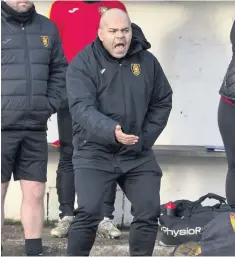  ??  ?? War of words
Albion Rovers boss Kevin Harper has sparked debate