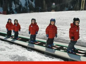  ??  ?? 2 2004 Das erste Mal auf Brettern beim Skikurs in Südtirol in Trafoi. Dorthin fährt die Familie auch heute noch gern