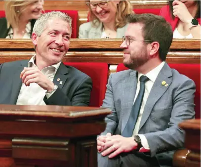  ?? EFE ?? El president Pere Aragonès con el conseller de Educación, Josep González-Cambray (ERC)