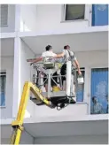  ?? FOTO: DPA ?? Ein neuer Balkon für die Mieter? Kosten können Vermieter begrenzt umlegen.