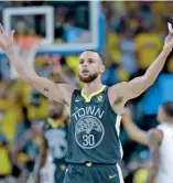  ?? AP ?? Stephen Curry montó un espectácul­o el domingo para Golden State.