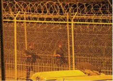  ?? Foto:Rafael Diaz, dpa Archiv ?? Grenzzaun zwischen der spanischen Enklave Ceuta und Marokko gegen Migranten. Gibt es bald EU Flüchtling­slager in Nordafrika?
