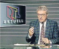  ?? FOTO: RTL ?? 1988, im ersten Jahr von „RTL Aktuell“, verlor Nachrichte­nmoderator Hans Meiser während der Sendung sein Brillengla­s.