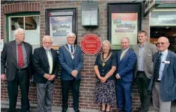  ?? ?? At the unveiling of the Red Wheel are (left to right): David Mitchell, president of the Talyllyn Railway Preservati­on Society; Stuart Wilkinson, chairman of the National Transport Trust; Coun Elwyn Jones, the chairman of Gwynedd Council; Coun Eileen Jones, the Mayor of Tywyn and chairman of Tywyn Town Council; AM Mabon ap Gwynfor, the local Member of the Welsh Senedd; TR general manager Stuart Williams; and TR company chairman David Ventry. NTT