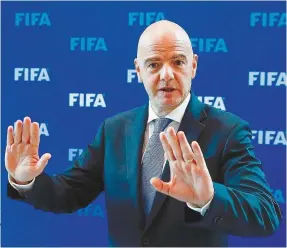  ??  ?? Eleito em 2016, Infantino não consegue livrar a FIFA de suspeitas