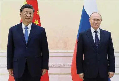  ?? ?? Xi Jinping (l.) setzt auf die Partnersch­aft mit Wladimir Putin, um in den wachsenden Spannungen mit dem Rivalen USA gemeinsam Front zu machen.