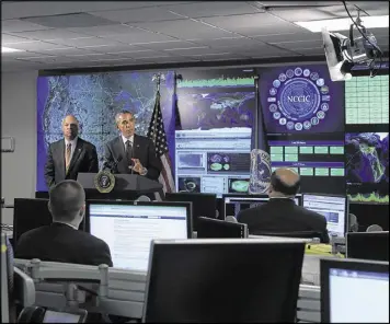  ?? STEPHEN CROWLEY / NYT ?? President Barack Obama and Secretary of Homeland Security Jeh Johnson visit a government cybersecur­ity center in January. The hacking of Democratic campaign computer systems, possibly in an attempt to manipulate the 2016 election, is forcing the White...