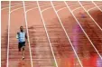  ?? Foto: dpa ?? Solo für Makwala: Keiner da, der den 30 jährigen 200 m Sprinter hätte über holen können.