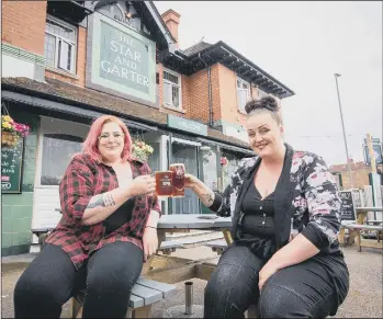  ?? Picture: Habibur Rahman ?? LOYAL BASE Meg Groves and her assistant manager, Lara Colman, at The Star and Garter pub