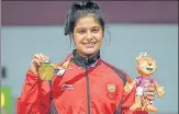  ?? GETTY IMAGES ?? ▪ Manu Bhaker with the gold medal on Tuesday.