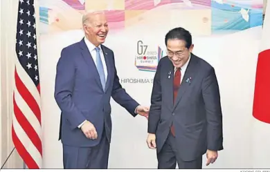  ?? KIYOSHI OTA (EFE) ?? El presidente de EEUU, Joe Biden, y el primer ministro de Japón, Fumio Kishida.