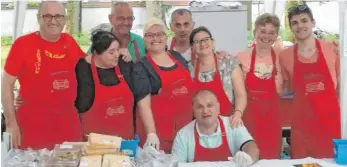  ?? FOTO: VEREIN ?? Auf dem Bild ist eine kleine Gruppe der emsigen Arbeiter beim Fest aus Fontanella­to und Kißlegg.