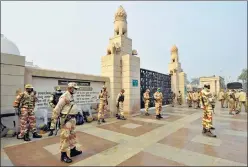  ?? SUNIL GHOSH/HT PHOTO ?? Police and paramilita­ry personnel have been deployed at the Rashtriya Dalit Prerna Sthal after the protest there was called off by the BKU - Lok Shakti on Thursday.