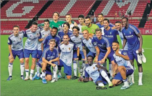  ??  ?? CAMPEÓN. El Zaragoza conquistó ayer el XI Trofeo Ciudad de Tarragona tras imponerse al Nástic por 2-3.