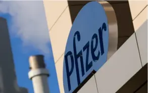  ?? AFP ?? Pfizer espera cumplir el trámite unas dos semanas después de las elecciones presidenci­ales en Estados Unidos.