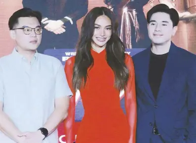  ?? ?? After starring in the romantic drama, ‘Kasal,’ in 2018, although they didn’t have scenes together, Paulo Avelino and Kylie Verzosa are paired in the light romance, ‘Elevator,’ with director Philip King at the helm.