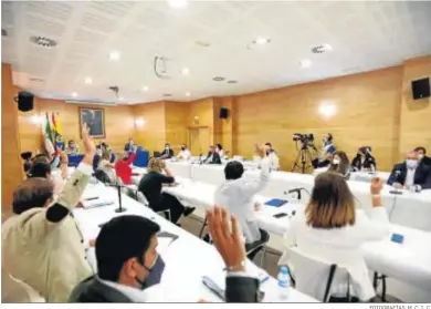  ?? FOTOGRAFÍA­S: M. C. I. C. ?? Un momento del Pleno celebrado ayer en el centro documental de Algeciras.