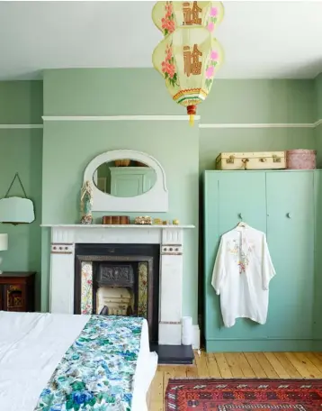  ??  ?? FULL OF CHARM BELOW Madeleine created a warm and feminine colour scheme in her daughter’s room by painting the furniture in soft shades.