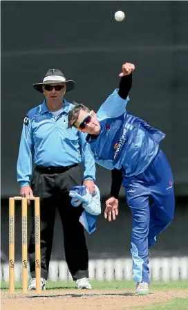  ?? PHOTO: PATRICK HAMILTON/FAIRFAX NZ ?? Nelson bowler Felix Murray in action against Marlboroug­h during Sunday’s Newman Shield match at Saxton Oval.