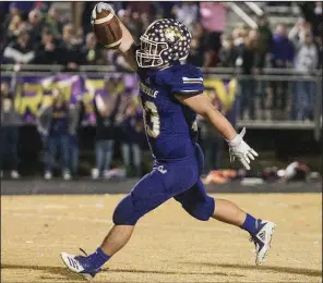  ?? NWA Democrat-Gazette/BEN GOFF ?? Booneville senior fullback Carson Ray has rushed for 1,595 yards and 30 touchdowns heading into today’s Class 3A championsh­ip game against Osceola.