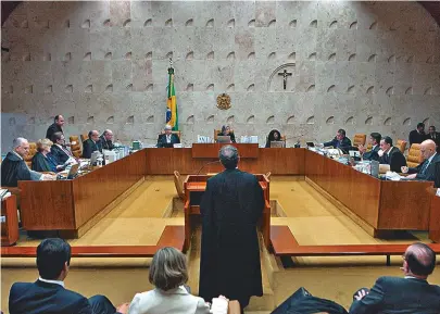  ??  ?? Na quarta sessão destinada ao tema, o plenário do Supremo chegou a uma decisão sobre as delações