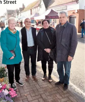  ?? ?? Carol Linton, Igan Hyati, Vida, Roger Holland in Burnham High Street. Ref:134031-5