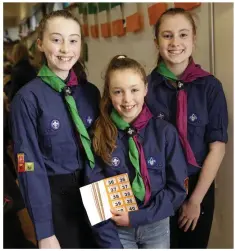  ??  ?? Aoife Howard, Emily Murphy, Saoirse King selling raffle tickets.