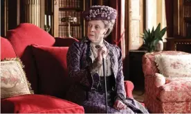  ??  ?? Maggie Smith as the Dowager Countess of Grantham in Downton Abbey. Photograph: ITV